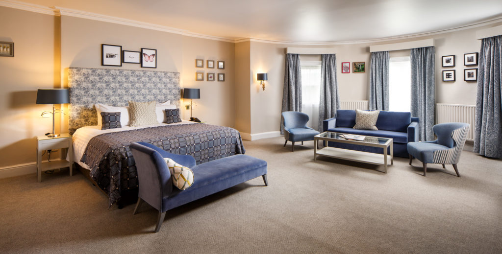 mercure-gloucester-bowden-hall-hotel-superior-room2-01-lr-180917 Superior room 2 at Mercure Gloucester Bowden Hall
