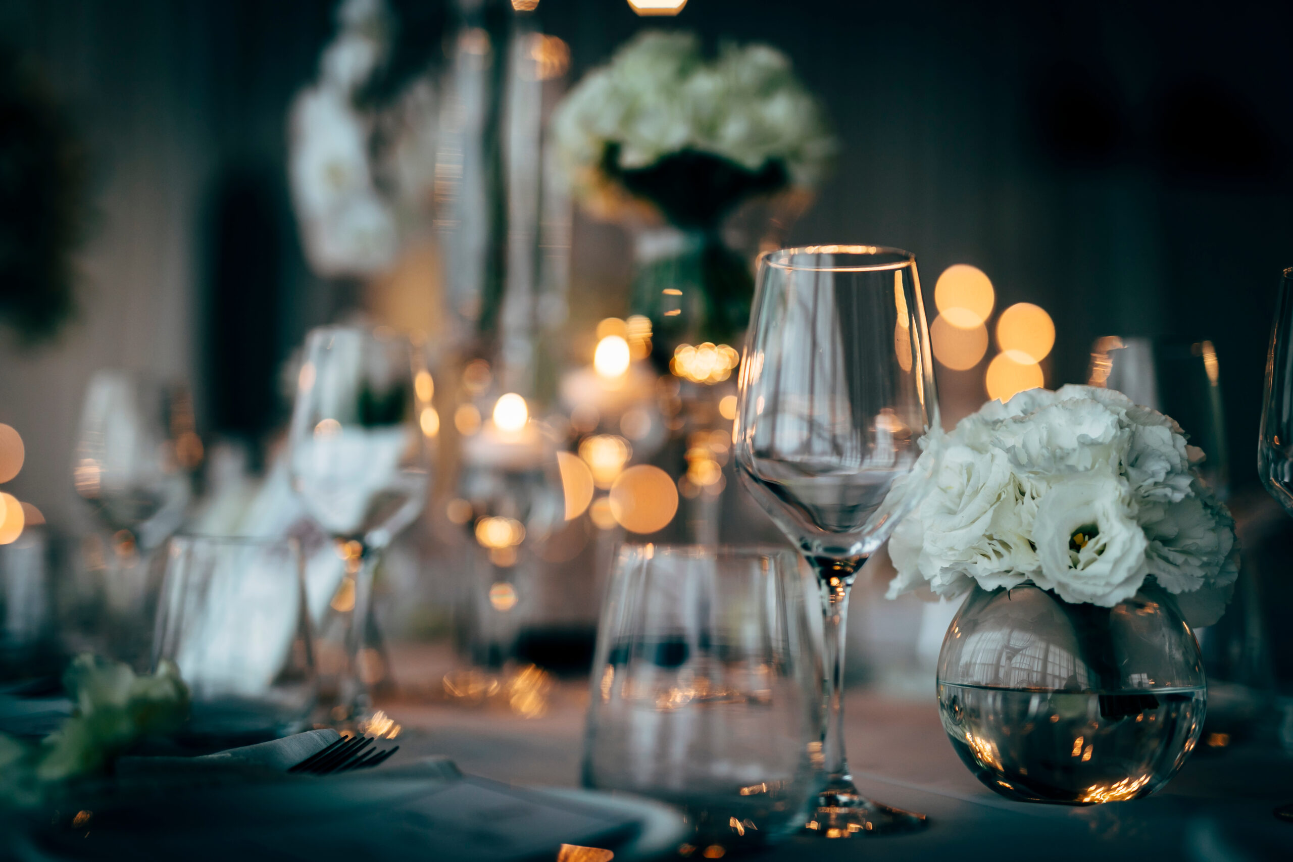 Luxury,Table,Settings,For,Fine,Dining,With,And,Glassware,,Beautiful